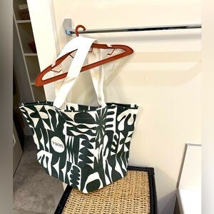 Vouri Tote Bag